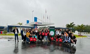 Alumnos de Contabilidad de la UNE visitaron instalaciones del Grupo KRONA de Brasil