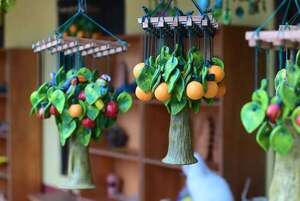 Artesanía: los árboles colgantes de Areguá  - ABC Revista - ABC Color
