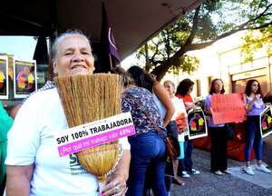 Estabilidad laboral: la reacción de trabajadoras domésticas contra Peña - Economía - ABC Color