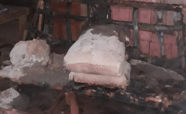 Joven intentó quemar su vivienda con sus hijitos adentro