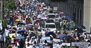 La Nación / El Salvador: exigen liberar a detenidos “inocentes” en la guerra antipandillas de Bukele