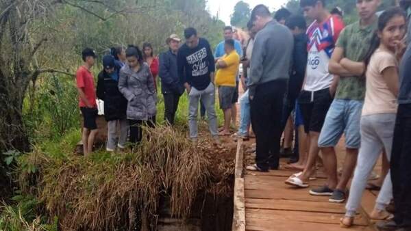 Motociclista pierde la vida al caer de puente en Canindeyú
