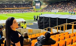 La ex Enciso está en Inglaterra, pero se fue a ver el partido entre equipos de otros paraguayos