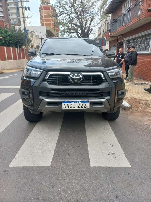 Incautan camioneta de la Senad con presunta “chapa clonada” - Policiales - ABC Color