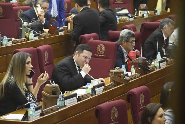 Diputados tratan ley para “pagar” y eludir el servicio militar - Política - ABC Color