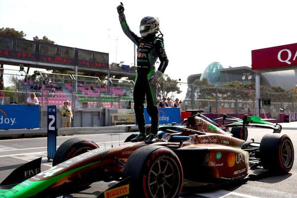 FIA F2-Histórica primera victoria de Duerksen: La foto soñada - ABC Motor 360 - ABC Color