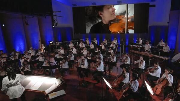 Tripulante de Polaris interpreta desde el espacio canción de Star Wars junto a orquestas