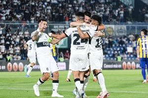 Más puntero que nunca: Olimpia venció a Luqueño en un partidazo - Unicanal
