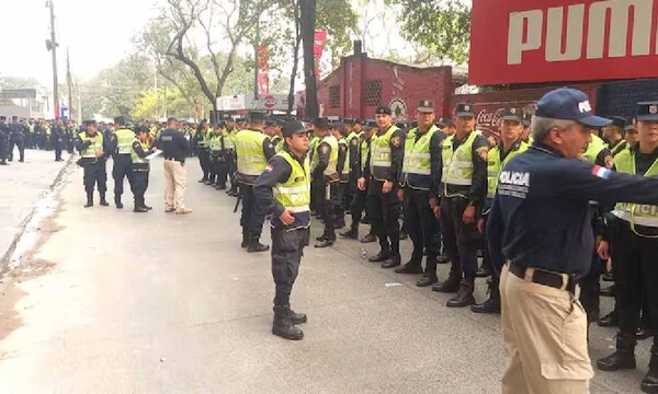 Una treintena de hinchas luqueños derivados a la Agrupación – Prensa 5