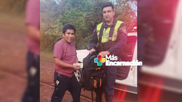 Encarnación: Policía devuelve 10 millones de guaraníes a comerciante