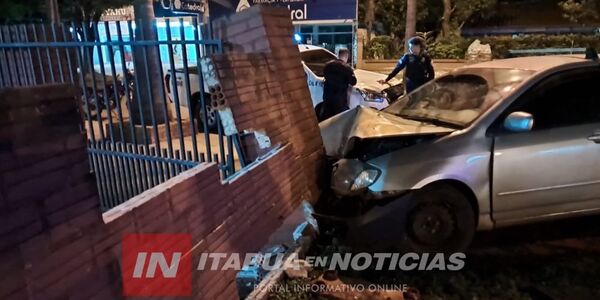 CONDUCTOR EBRIO CHOCÓ CONTRA LA MURALLA DE UNA IGLESIA EN ENCARNACIÓN - Itapúa Noticias