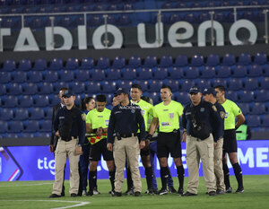 Versus / Cerro Porteño pide duro castigo para árbitros: "No son errores humanos"