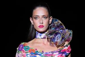 Hannibal Laguna viste la noche de color y flores en la pasarela de la moda de Madrid - Estilo de vida - ABC Color