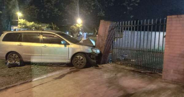 Diario HOY | Enfermero ebrio chocó contra muralla de una iglesia protestante en Encarnación
