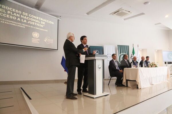 Ministro Santander participó en presentación de construcción del Plan Nacional de Acceso a la Justicia