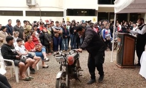 Subasta de motocicletas generó ingresos municipales por G. 14.160.000 - OviedoPress