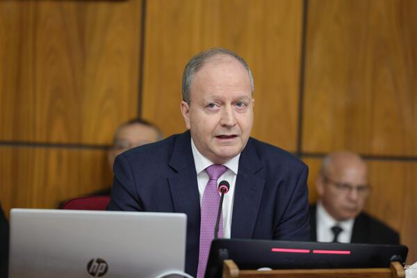 PGN 2025 no incluye recursos para la reforma del transporte público, según Fernández Valdovinos - MarketData