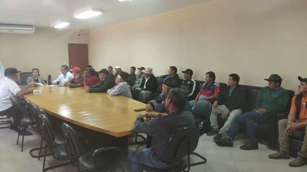 Pescadores recibirán asistencia de Yacyretá durante la veda pesquera 2024 – 2025, dice dirigente del sector - Nacionales - ABC Color