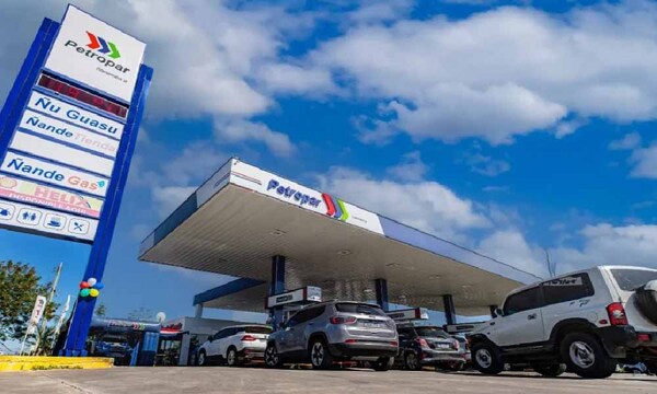 Ministro de Economía presiona a Petropar para reducir precios de combustibles – Prensa 5