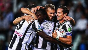 Versus / Udinese, nuevo líder en Italia tras remontar en Parma