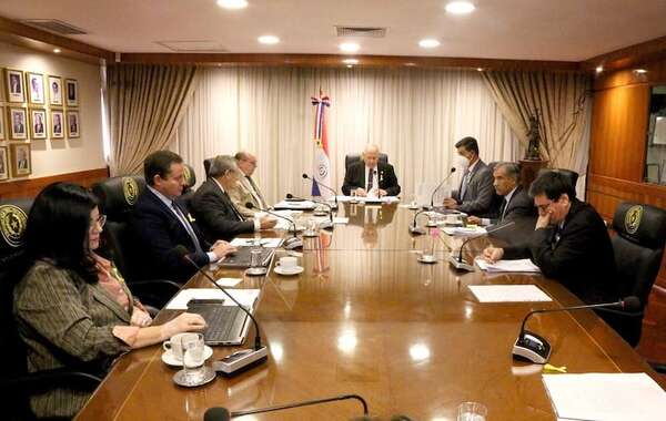 Consejo de la Magistratura remite a la Corte ternas para Fiscalía Adjunta - Nacionales - ABC Color