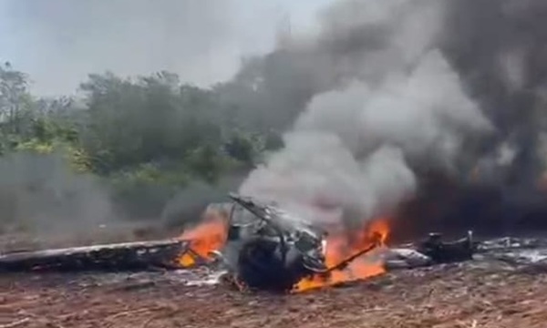 Hallan avioneta incendiada en una estancia de Tava’i, Caazapá - OviedoPress