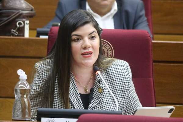Colorados repudian a diputada esteña - Política - ABC Color