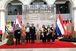 Cancillería entregó certificado de inscripción del Poncho Para’i de 60 listas en la nómina de la Unesco