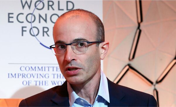 Yuval Noah Harari: “Hitler y Stalin no podían controlar a la gente todo el tiempo, la Inteligencia Artificial puede”