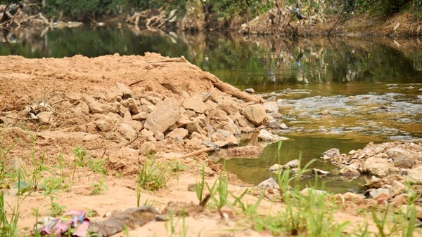 Pobladores de Limpio denuncian la obstrucción del arroyo Itay