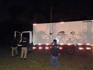 Grupo criminal roba carga tras tomar comisaría y montar falsa barrera en Caacupé - trece
