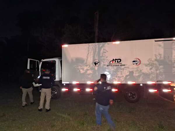 Grupo criminal roba carga tras tomar comisaría y montar falsa barrera en Caacupé - trece