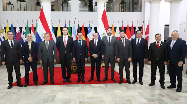 Delegación de la Corte IDH se encuentra en Paraguay para constatar acciones en beneficio de comunidades indígenas - .::Agencia IP::.