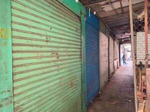 Mercado 4: permisionarios denuncian que hace seis días están sin energía eléctrica - Nacionales - ABC Color