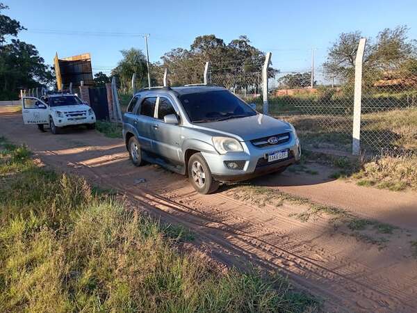 Pedrozo: encontraron un vehículo que se habría utilizado para el asalto en Caacupé - Policiales - ABC Color