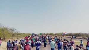 Comunidad El Estribo bloquea ruta Transchaco en reclamo de agua y asistencia