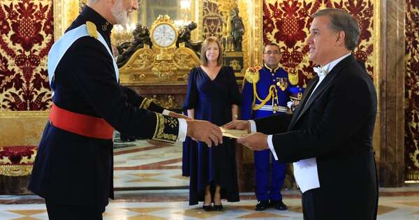La Nación / El Rey recibe cartas credenciales del nuevo embajador paraguayo en España
