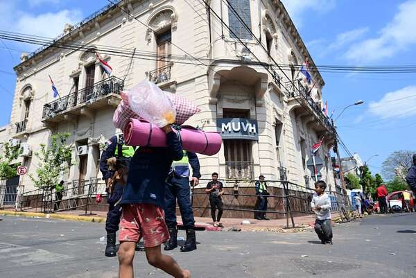 MUVH y “multisectorial”: de protestas con bombas a “amores”, pero sin cambios estructurales del sistema - Economía - ABC Color