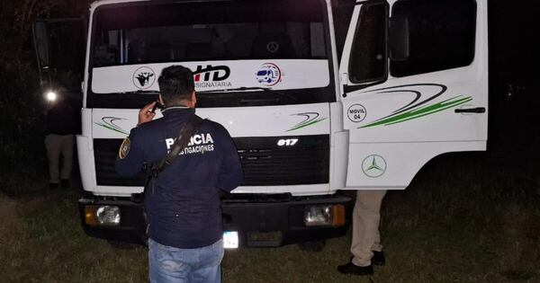 La Nación / Atraco en Cordillera: investigan a dos policías que escoltaban el camión asaltado