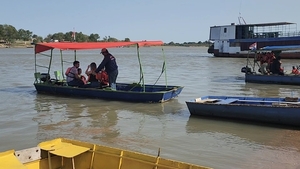 Descenso del río paraliza embarcaciones, pero beneficia a los canoeros