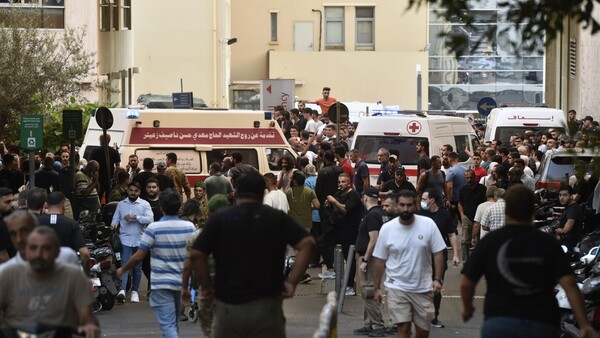 Hezbolá y Gobierno libanés acusan a Israel de la explosión masiva de bíperes