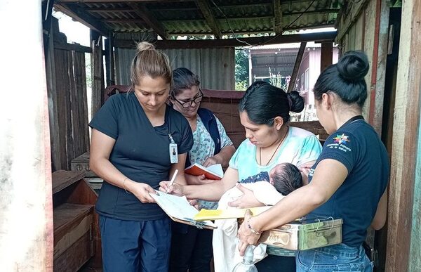 Ciudad del Este: USF San Miguel realiza visitas domiciliarias en Asentamiento