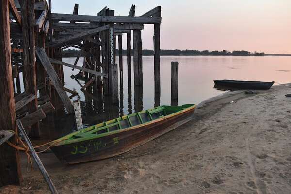 Río Paraná: bajante pronunciada y algas afectan a la actividad pesquera en Ayolas - Nacionales - ABC Color