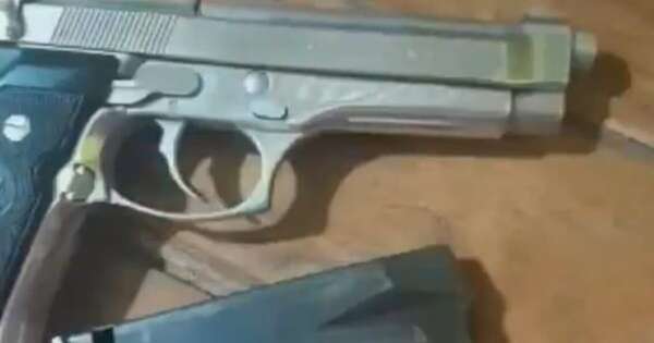La Nación / Delincuentes en fuga pierden su arma tras asaltar un camión repartidor