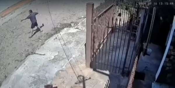 Video: dan con el hombre que atacó a honditazos a un perro en Lambaré - Nacionales - ABC Color