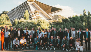 Versus / Presencia franjeada en un prestigioso evento de la FIFA
