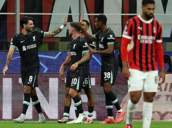 El Liverpool se pasea en Milán - Fútbol Internacional - ABC Color