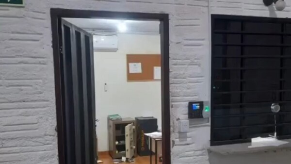 Motochorros roban casi G. 5 millones de un local de lácteos en Ciudad del Este