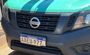 Motociclista chocó contra una camioneta de la ANDE