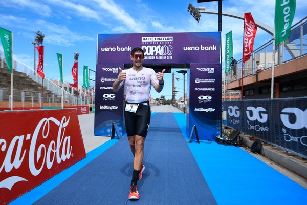 Triatleta paraguayo gana medalla de plata en el Half Triatlón Copa Oscar Galíndez